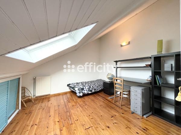 Maison
         6 pièces
        - 144 m² 515 000 € *