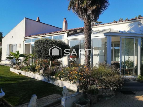 Maison Périgny Jardins d'exception PAC Garage, Plain-pied.