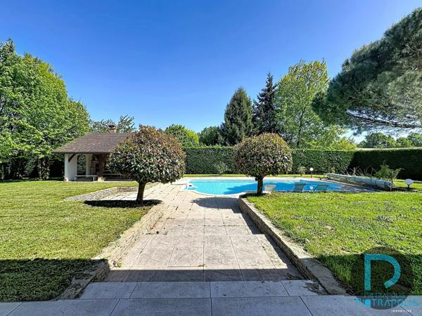 Maison de caractère avec piscine - SAINT JULIEN SUR VEYLE