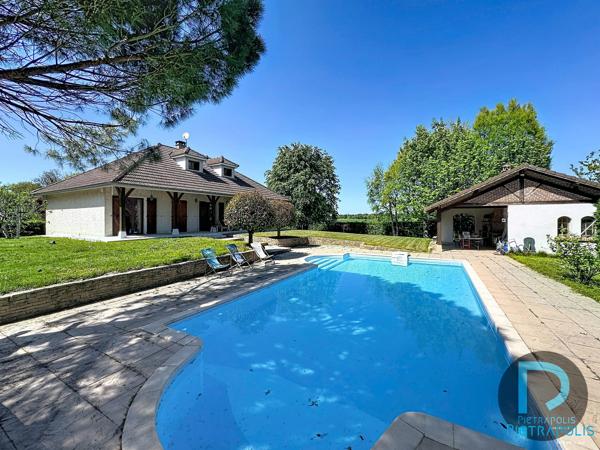 Maison de caractère avec piscine - SAINT JULIEN SUR VEYLE