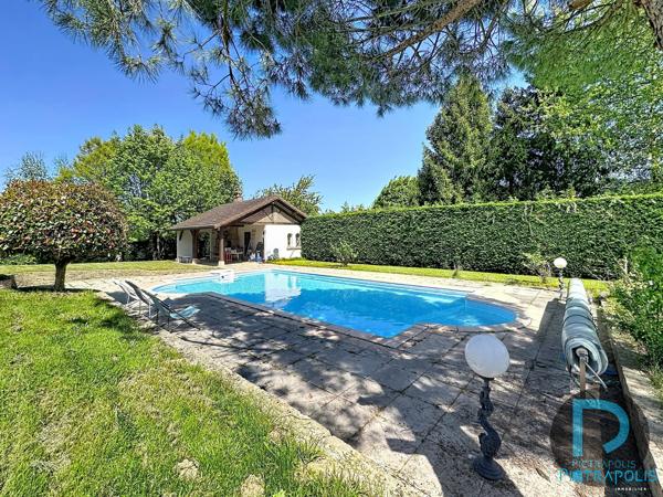 Maison de caractère avec piscine - SAINT JULIEN SUR VEYLE
