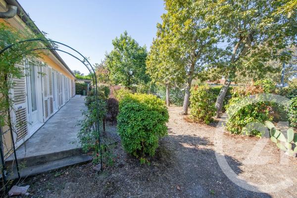 Maison à vendre  7 pièces - 154,49 m 2   ST MEDARD EN JALLES  - 33