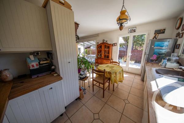 Maison à vendre  7 pièces - 154,49 m 2   ST MEDARD EN JALLES  - 33