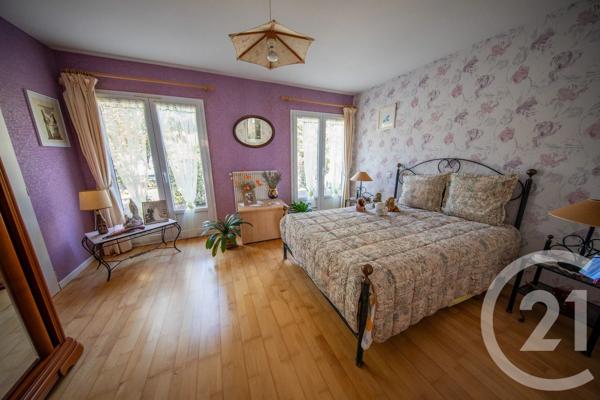 Maison à vendre  7 pièces - 154,49 m 2   ST MEDARD EN JALLES  - 33