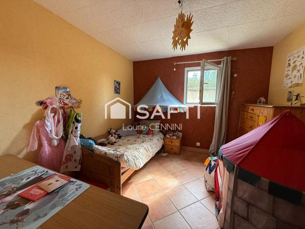 VALRÉAS, 84600 Enclave des Papes