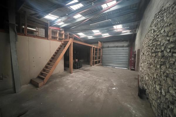 Idéal investisseur ou projet mixte : commerce + habitation en plein centre-ville.