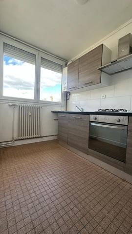 Charmant Appartement 3 Pièces à Découvrir à Châteaudun