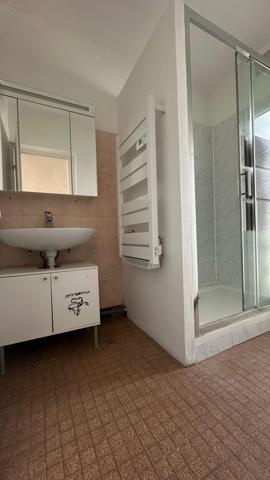 Charmant Appartement 3 Pièces à Découvrir à Châteaudun