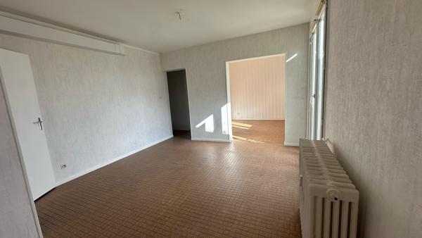 Charmant Appartement 3 Pièces à Découvrir à Châteaudun