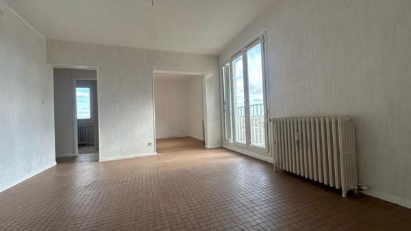 Charmant Appartement 3 Pièces à Découvrir à Châteaudun