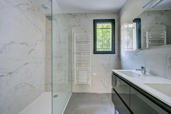 Location Maison contemporaine Roquevaire 5 Pièces 174 m²
