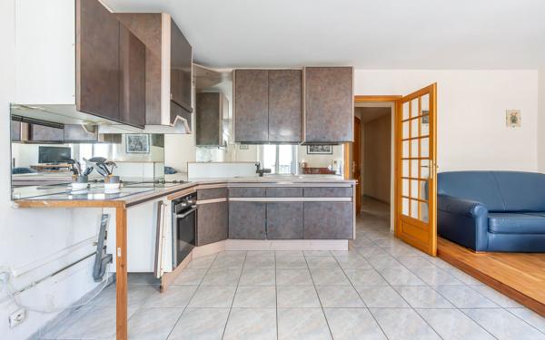 Appartement à vendre    2 pièces • 42,05 m2 Vincennes