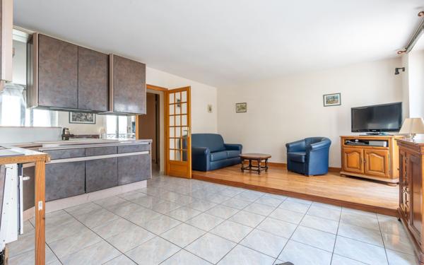 Appartement à vendre    2 pièces • 42,05 m2 Vincennes