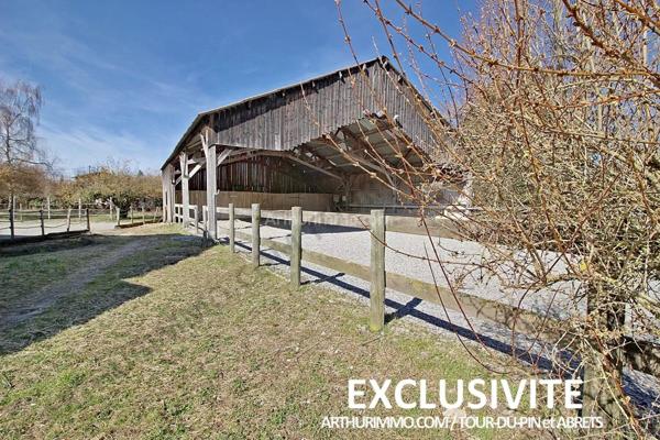 Vente Maison 7 pièces 220 m2 à La Tour-du-Pin