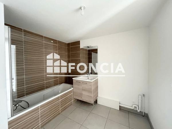 Location Appartement 3 pièces 67.9 m² - RUE DE LA PLAINE Bordeaux 33100