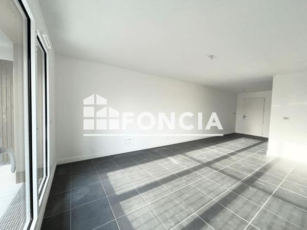 Location Appartement 3 pièces 67.9 m² - RUE DE LA PLAINE Bordeaux 33100