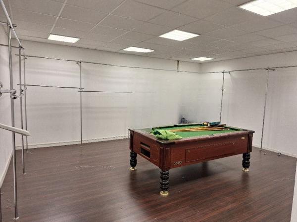 Murs Marseille 592.44 m2