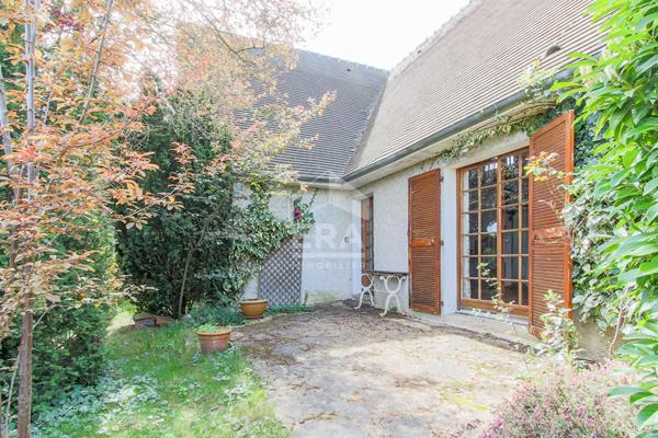 Maison familiale à rénover à Beynes - Secteur Val Des 4 Pignons