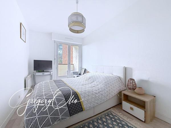 À 800 mètres de la mer et du centre ville