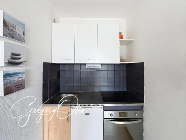 À 800 mètres de la mer et du centre ville