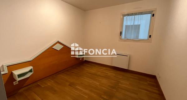 Location Appartement 5 pièces 161.49 m² - Niort 79000