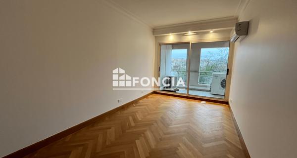 Location Appartement 5 pièces 161.49 m² - Niort 79000