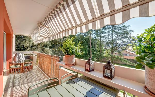 Appartement à vendre    4 pièces • 99 m2 Caluire-et-Cuire