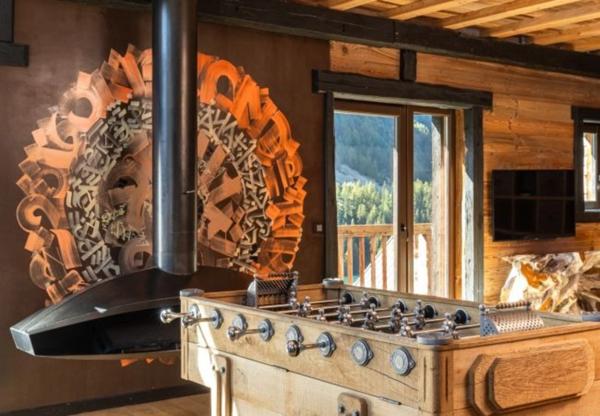 ENSEMBLE ALPIN ULTRA-PREMIUM de 3 400 m² à TIGNES (73) 5 Chalets haut de gamme , accès ski au pied, vue, piscine .