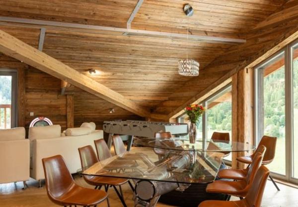 ENSEMBLE ALPIN ULTRA-PREMIUM de 3 400 m² à TIGNES (73) 5 Chalets haut de gamme , accès ski au pied, vue, piscine .