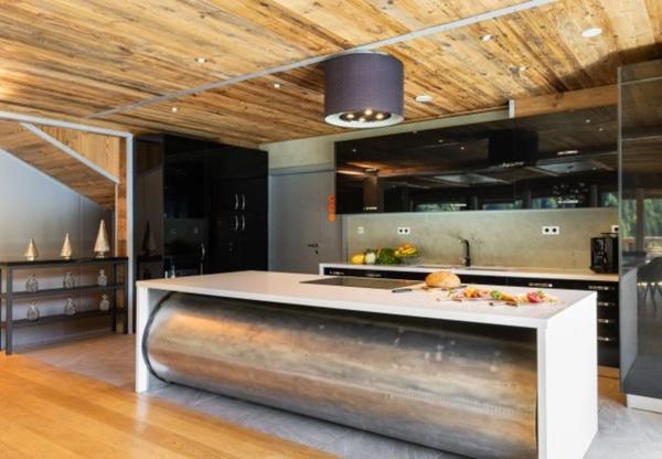 ENSEMBLE ALPIN ULTRA-PREMIUM de 3 400 m² à TIGNES (73) 5 Chalets haut de gamme , accès ski au pied, vue, piscine .