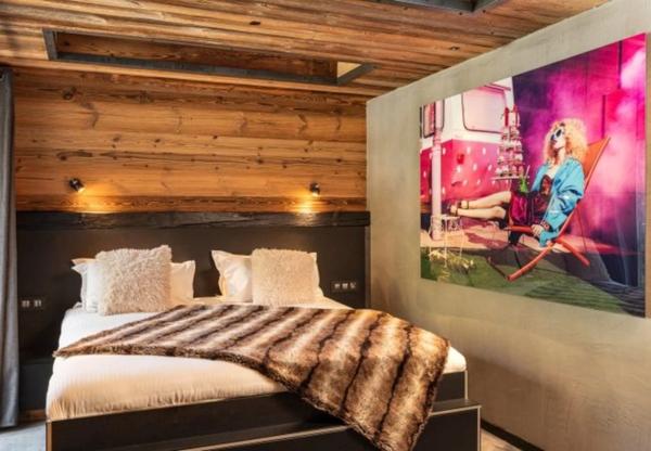 ENSEMBLE ALPIN ULTRA-PREMIUM de 3 400 m² à TIGNES (73) 5 Chalets haut de gamme , accès ski au pied, vue, piscine .