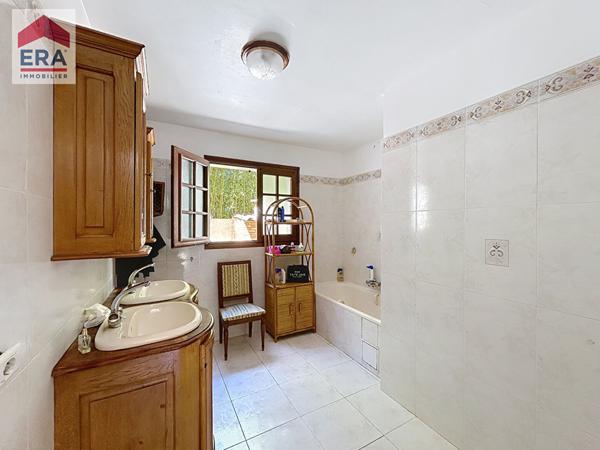 EXCLUSIVITE A VENDRE Maison Aix En Provence 5 pièces 142 m² proche grand théâtre .