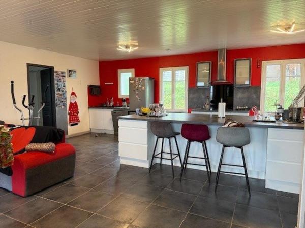 Maison individuelle avec jardin cloturé