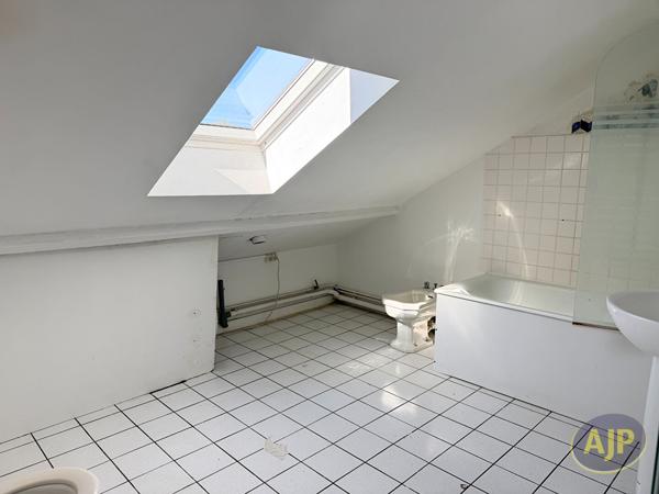 Immeuble à vendre Nantes : 1050 m2 à 763 920€ - AJP Immobilier Saint Herblain