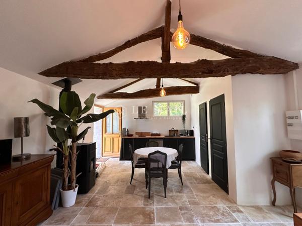 A 5 MINUTES DES PLAGES : Élégant manoir à vendre de style Anglo-normand