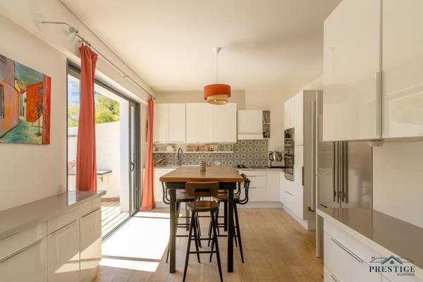 QUARTIER PROCE - MAISON 1960 - 246 m2 - GARAGE - JARDIN