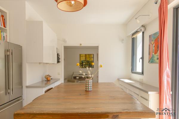 QUARTIER PROCE - MAISON 1960 - 246 m2 - GARAGE - JARDIN