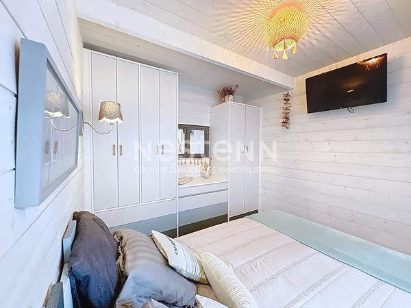 Charmant chalet 7 pièces de 112 m² en pleine propriété avec jardin, garage et vue exceptionnelle sur les étangs, le canal et les salins à Gruissan