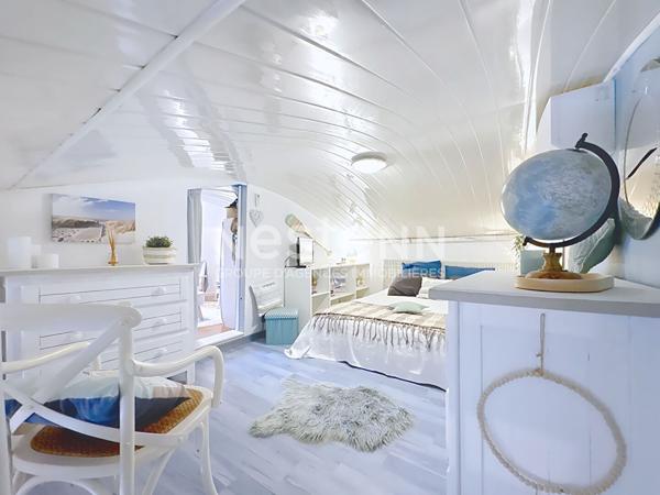 Charmant chalet 7 pièces de 112 m² en pleine propriété avec jardin, garage et vue exceptionnelle sur les étangs, le canal et les salins à Gruissan