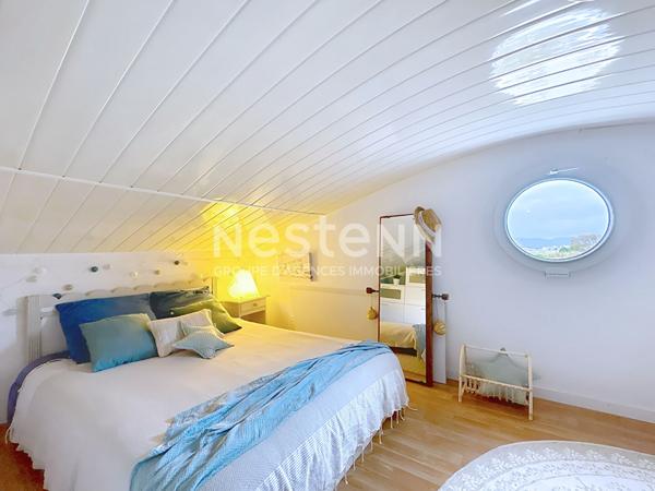 Charmant chalet 7 pièces de 112 m² en pleine propriété avec jardin, garage et vue exceptionnelle sur les étangs, le canal et les salins à Gruissan