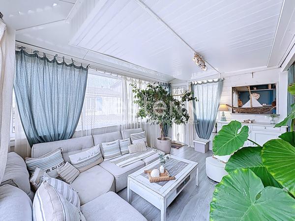 Charmant chalet 7 pièces de 112 m² en pleine propriété avec jardin, garage et vue exceptionnelle sur les étangs, le canal et les salins à Gruissan