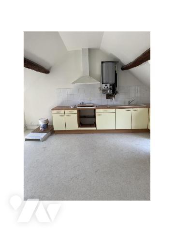 VILLA T5 indépendante + Appartement loué + Local 