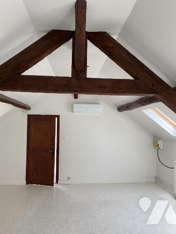 VILLA T5 indépendante + Appartement loué + Local 