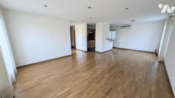 VILLA T5 indépendante + Appartement loué + Local 