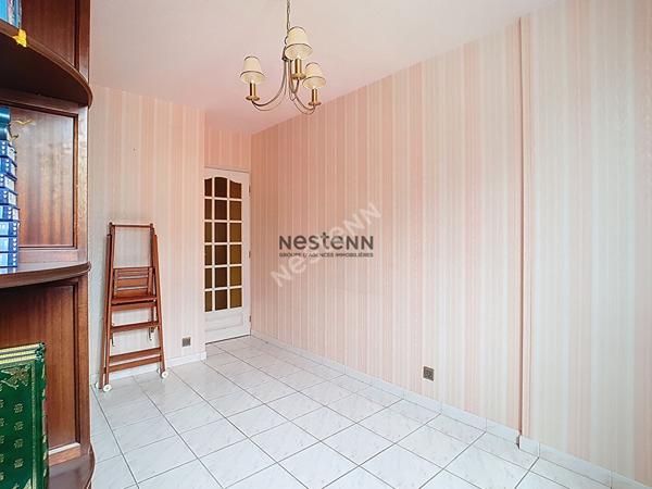 A VENDRE- 3 CHAMBRES POSSIBLES pour cet appartement Grenoble 4 pièce(s) 82.55 m2 Lumineux en étage Idéal famille et proche des transport.