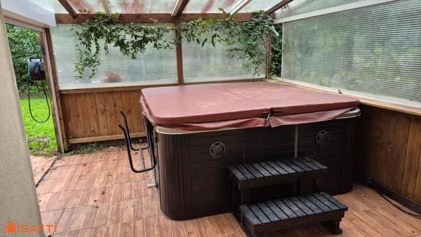 Maison familiale avec atelier indépendant