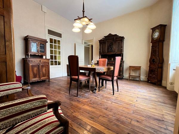 Demeure bourgeoise au cachet authentique, au coeur de Les Avenières Veyrins-Thuellin