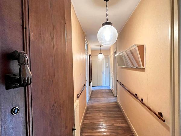 Demeure bourgeoise au cachet authentique, au coeur de Les Avenières Veyrins-Thuellin