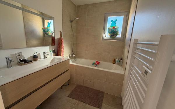 Maison à vendre    4 pièces • 109,59 m2 Saint-Cannat