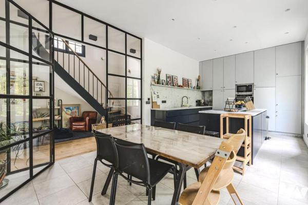 hyper Centre - Triplex de 230m² avec terrasse et parking